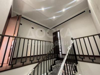 Сдаю 5-комнатную квартиру, 230кв. м., этаж - 10/10, уметалиева рыскулова.