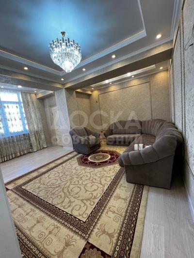 Продаю 3-комнатную квартиру, 106кв. м., этаж - 10/14, район "Ниццы".