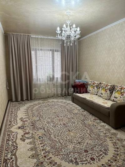 Продаю 2-комнатную квартиру, 52кв. м., этаж - 2/5, 12-й мкр..