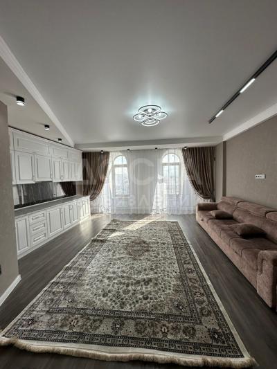 Продаю 3-комнатную квартиру, 101кв. м., этаж - 13/13, сухэ батор магистраль.