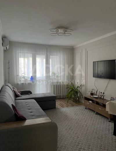 Продаю 3-комнатную квартиру, 60кв. м., этаж - 2/4, 4-й мкр.