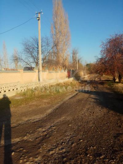 Продаю дом 4-ком. 49,25кв. м., этаж-1, 22-сот., стена саман, Аламудунский район, с.Каирма, ул.Каирминская, д.2.