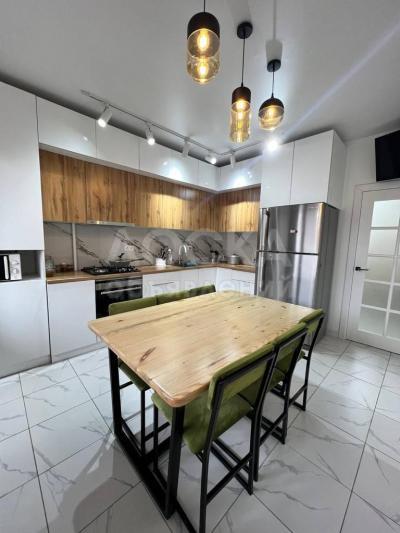 Продаю 2-комнатную квартиру, 70кв. м., этаж - 9/9, Рабочий Городок .