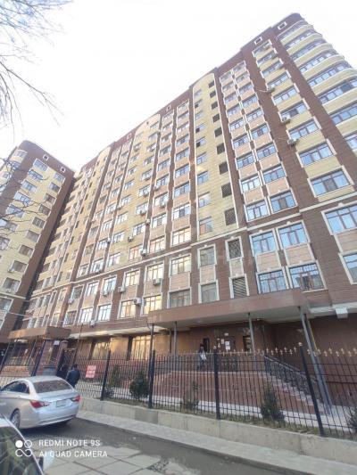 Продаю 2-комнатную квартиру, 77кв. м., этаж - 2/12, Абая-Ахунбаева.