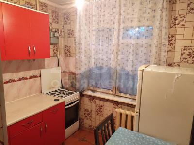 Продаю 2-комнатную квартиру, 42кв. м., этаж - 1/4, 127 Ahunbaeva str.