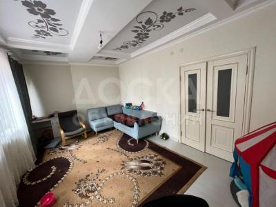 Продаю 2-комнатную квартиру, 65кв. м., этаж - 3/14, Мкр Джал. елитка с ремонтом Цена 73$.