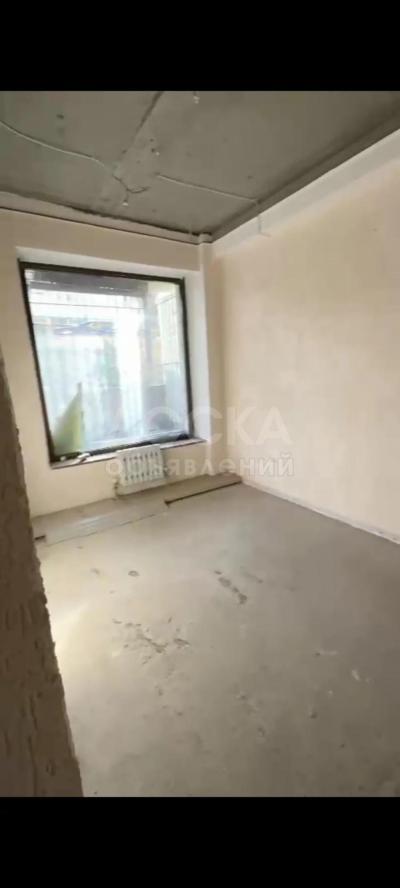 Продаю офисное помещение 100кв. м., 8 мкр, дом 12.