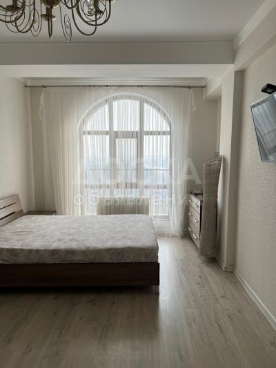 Продаю 1-комнатную квартиру, 40кв. м., этаж - 11/12, Элитка с ремонтом и мебелью! в 6 мкр по набережной! Цена 53$.