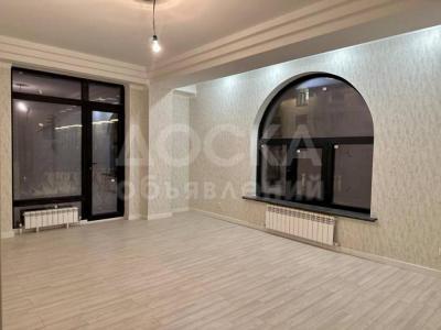 Продаю 2-комнатную квартиру, 74кв. м., этаж - 7/9, Асанбай.