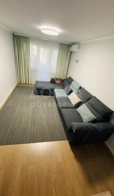 Продаю 3-комнатную квартиру, 64кв. м., этаж - 2/4, 11 микрорайон.