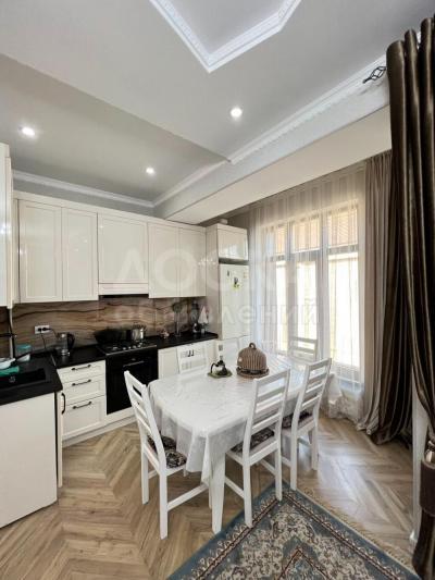 Продаю 3-комнатную квартиру, 64кв. м., этаж - 12/12, Продаю 3ком студию. Элитка Асанбай. магистраль/С.батора Цена105$.