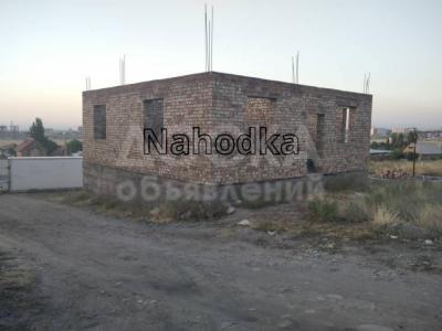 Продаю дом 5-ком. 90кв. м., этаж-1, 5-сот., стена кирпич, с. Орто-Сай.