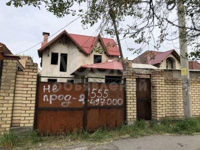 Продаю дом 7-ком. 275кв. м., этаж-2, 3-сот., стена кирпич, переулок Койташский .