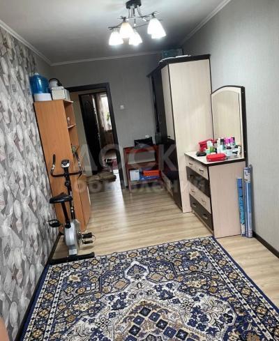 Продаю 2-комнатную квартиру, 63кв. м., этаж - 5/5, Логвиненко Токтогула .