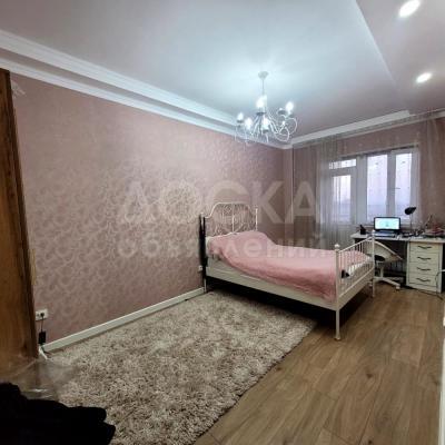 Продаю 3-комнатную квартиру, 124кв. м., этаж - 6/7, Усенбаева 138а.