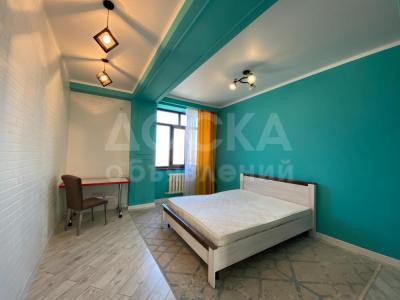 Продаю 3-комнатную квартиру, 104кв. м., этаж - 7/8, Физпробы.