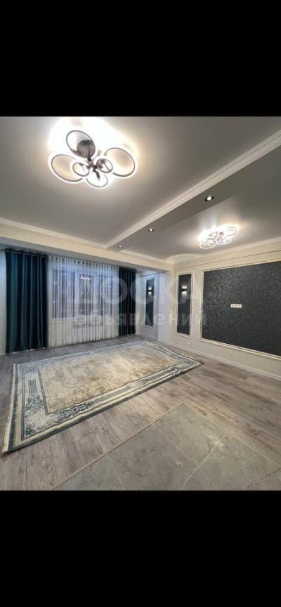 Продаю 2-комнатную квартиру, 55кв. м., этаж - 3/12, Восток-5 .