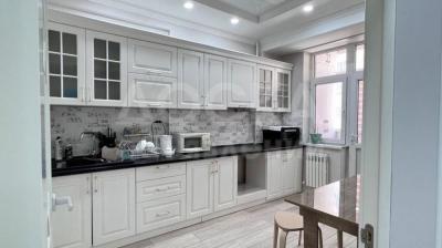 Продаю 2-комнатную квартиру, 55кв. м., этаж - 3/12, Азия Молл.