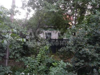 Продаю дом 3-ком. 61кв. м., этаж-1, 4-сот., стена кирпич, район Госрегистра.