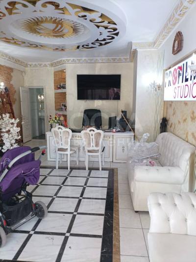 Продаю 4-комнатную квартиру, 120кв. м., этаж - 1/10, 7мкр.