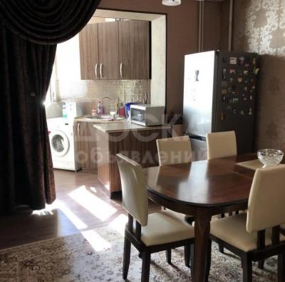 Продаю 2-комнатную квартиру, 67кв. м., этаж - 4/10, 7 мкр.