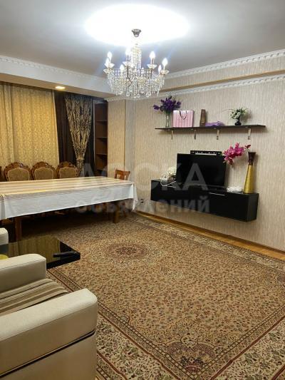 Продаю 2-комнатную квартиру, 77кв. м., этаж - 1/10, Юг-2.