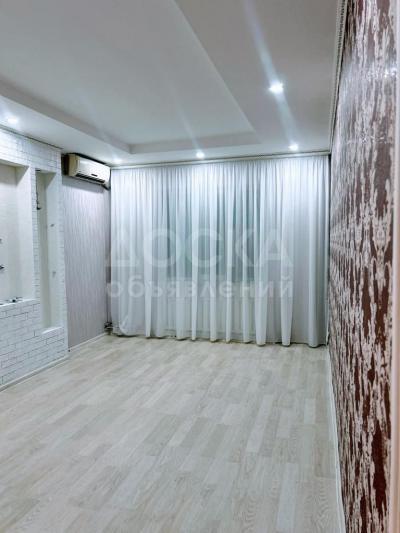 Продаю 2-комнатную квартиру, 52кв. м., этаж - 2/9, 7 мкр.