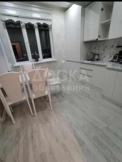 Продаю 1-комнатную квартиру, 37кв. м., этаж - 10/12, Пишпек .