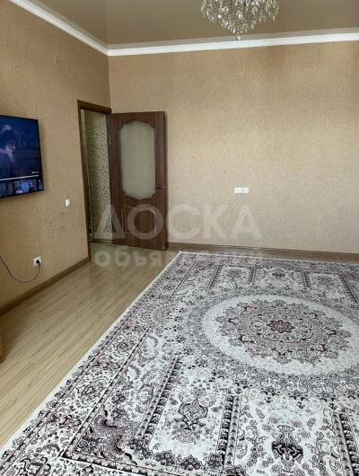 Продаю 2-комнатную квартиру, 50кв. м., этаж - 5/5, Ахунбаева\Чапаева .