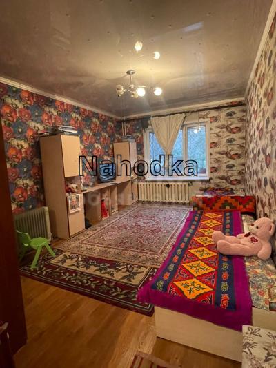 Продаю 2-комнатную квартиру, 50кв. м., этаж - 1/5, Аламедин-1.