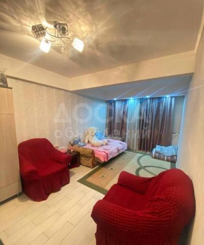 Продаю 1-комнатную квартиру, 32кв. м., этаж - 1/4, ТРЦ "VEFA"  Юг-2.