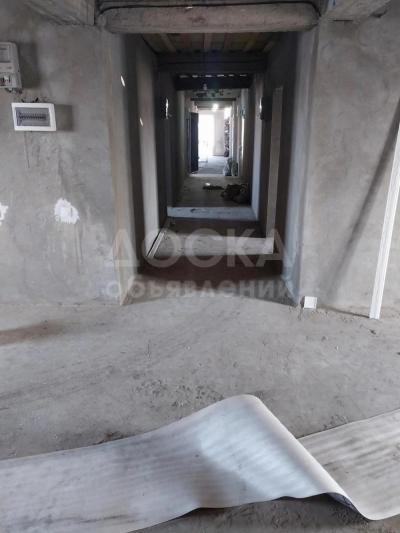 Продаю дом 32 -ком. 600кв. м., этаж-2, 6-сот., стена кирпич, Бишкек район баят.