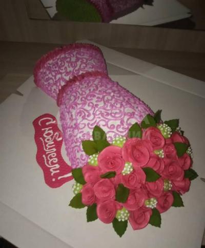 Свежие домашние вкусные торты и пирожные на заказ .