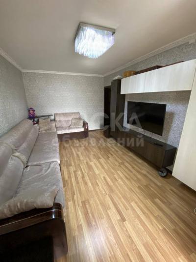 Продаю 3-комнатную квартиру, 47кв. м., этаж - 4/4, 7 МКР 18 ДОМ .