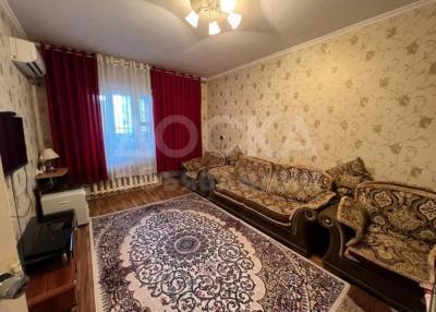 Продаю 1-комнатную квартиру, 44кв. м., этаж - 2/9, Джал.