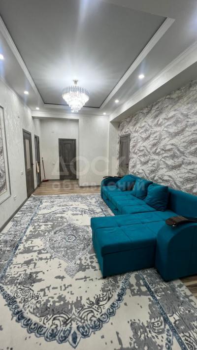 Продаю 2-комнатную квартиру, 65кв. м., этаж - 6/10, Пишпек.