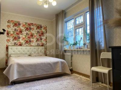 Продаю 3-комнатную квартиру, 58кв. м., этаж - 1/4, 6 мкр.