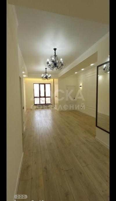 Продаю 2-комнатную квартиру, 74кв. м., этаж - 2/12, ТРЦ Ала Арча.