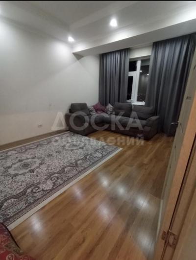 Продаю 1-комнатную квартиру, 37кв. м., этаж - 10/12, Пишпек .