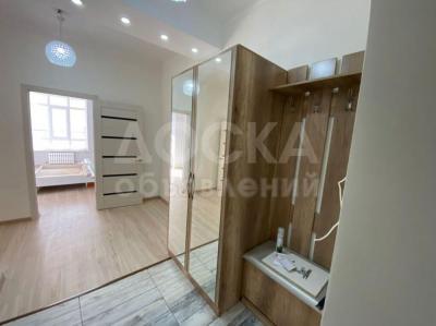 Продаю 2-комнатную квартиру, 66кв. м., этаж - 4/10, 5 мкрн.