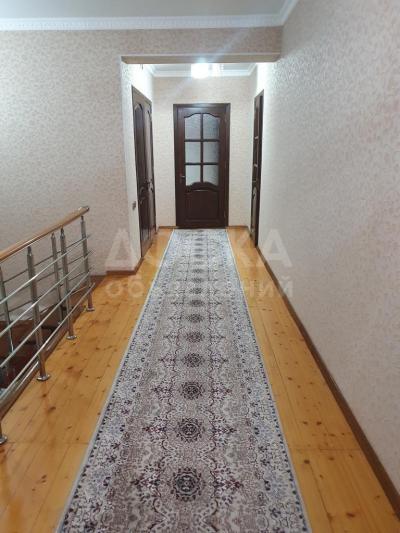 Продаю дом 8-ком. 400кв. м., этаж-3, 5-сот., стена кирпич, г.Бишкек, ж.м. Кок-Жар.