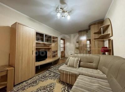 Продаю 1-комнатную квартиру, 36кв. м., этаж - 1/4, 6 мкр.