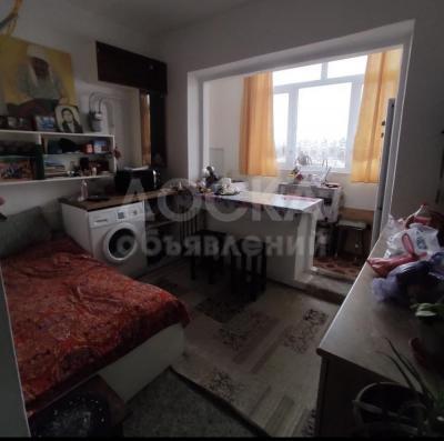 Продаю 1-комнатную квартиру, 34кв. м., этаж - 9/9, 5 мкр.