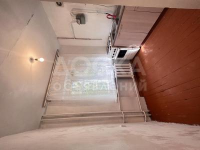 Продаю 2-комнатную квартиру, 41кв. м., этаж - 1/4, Ахунбаева/Шота Руставели.