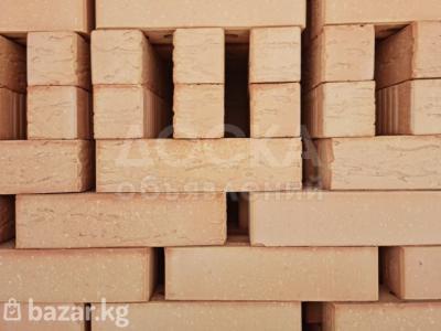 Облицовочные кирпичи местного производства на испанском оборудовании.