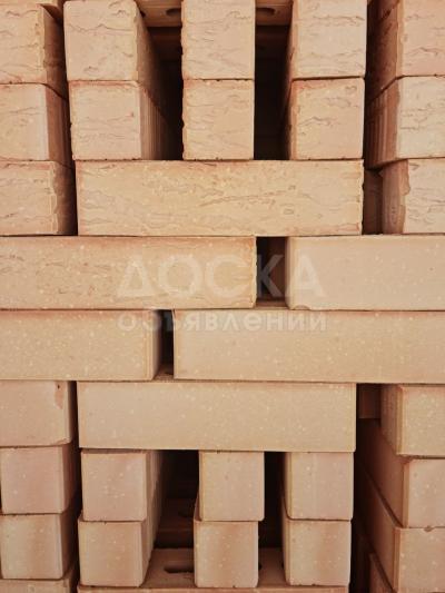 Испаниялык жабдууларда жергиликтүү өндүрүштүн кирпичтери