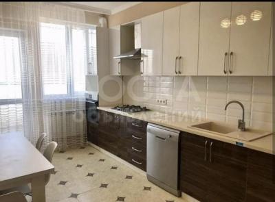 Продаю 4-комнатную квартиру, 183кв. м., этаж - 14/14, Филармония .