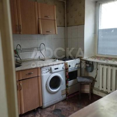 Продаю 1-комнатную квартиру, 30кв. м., этаж - 1/3, Шлагбаум.