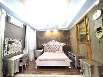 Продаю 4-комнатную квартиру, 171кв. м., этаж - 6/6, Филармония.