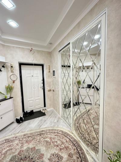 Продаю 2-комнатную квартиру, 70кв. м., этаж - 7/13, Асанбай мкр .